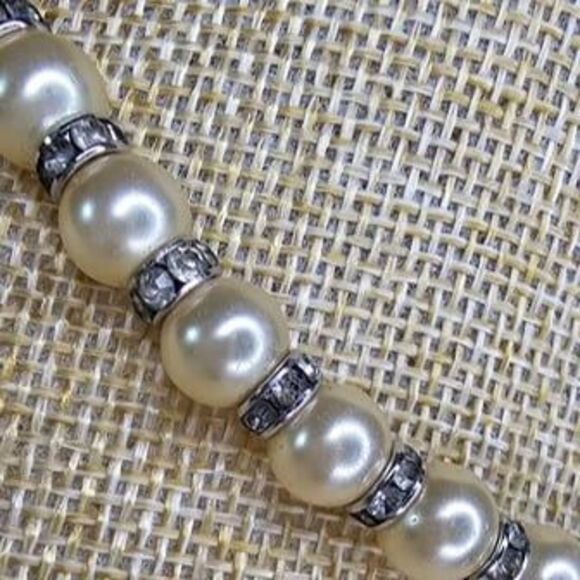 Crown Trifari Ivory Faux Pearl Choker Necklace 925 Sterling Foldover Clasp 15"L - Picture 3 of 8